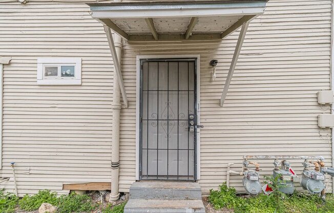 2407 S NEW BRAUNFELS AVE