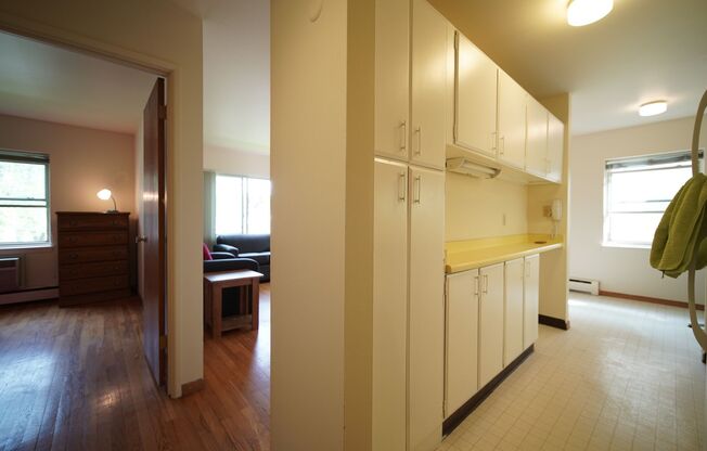 1 bed, 1 bath, 590 sqft, $1,375