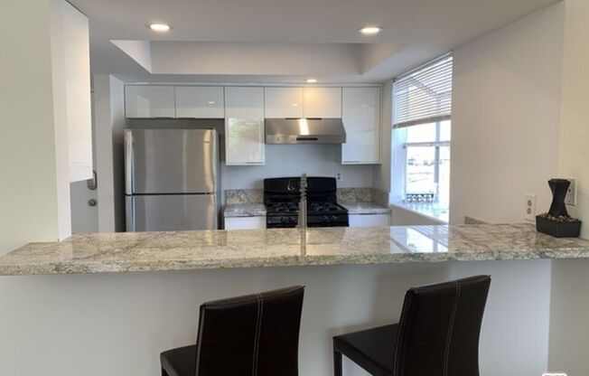 1943 Selby Ave Apt 104