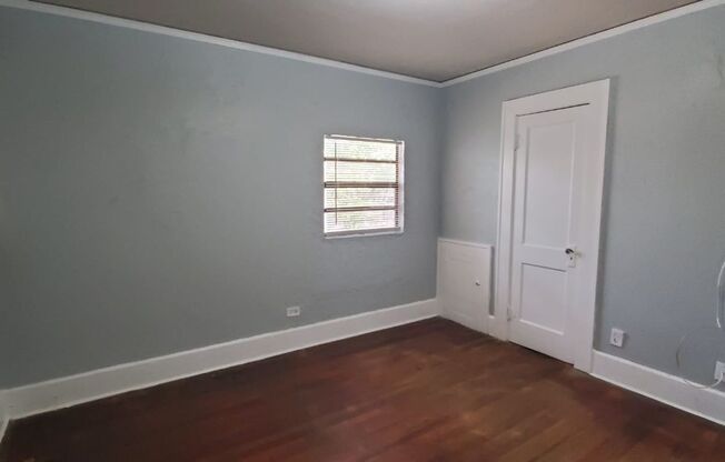 2 beds, 1 bath, $1,700