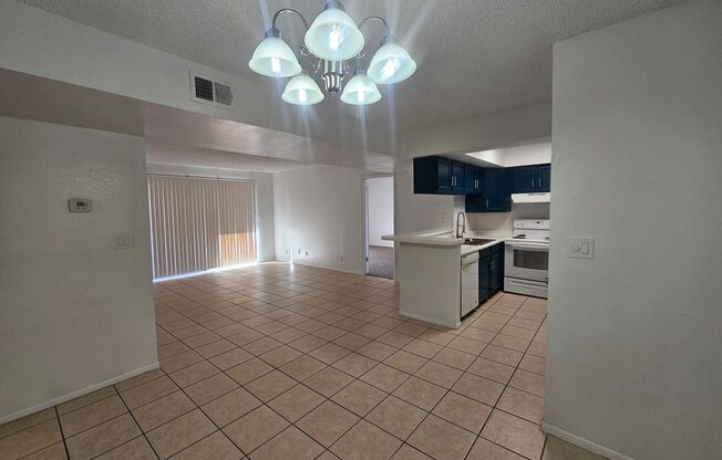 $500 Off First Month! 2 Bed 2 Bath Condo Near Dobson & University with In-Unit W/D