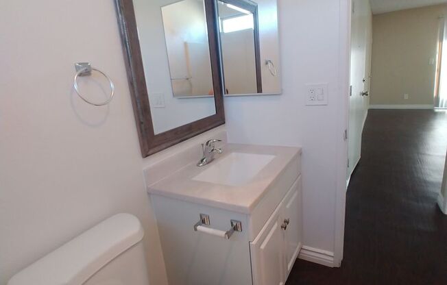 1 bed, 1 bath, 650 sqft, $1,950, Unit 9