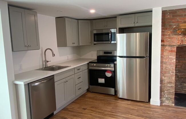 1 bed, 1 bath, $1,200, Unit 169 W MARKET #B