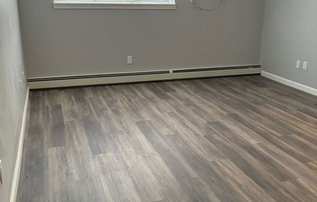 1 bed, 1 bath, 714 sqft, $1,025, Unit 304-102