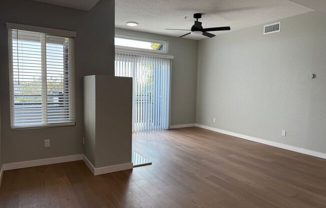 2 beds, 1 bath, 821 sqft, $2,780, Unit C036