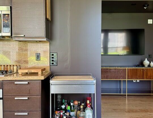 1 bed, 1 bath, 810 sqft, $2,500, Unit 301
