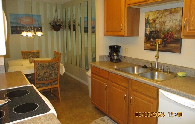 2 beds, 2 baths, $2,000, Unit Unit 66