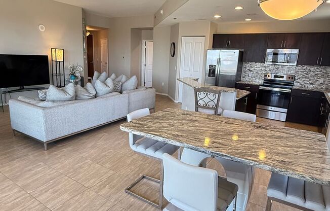 2 beds, 2.5 baths, $2,750, Unit Unit 1311