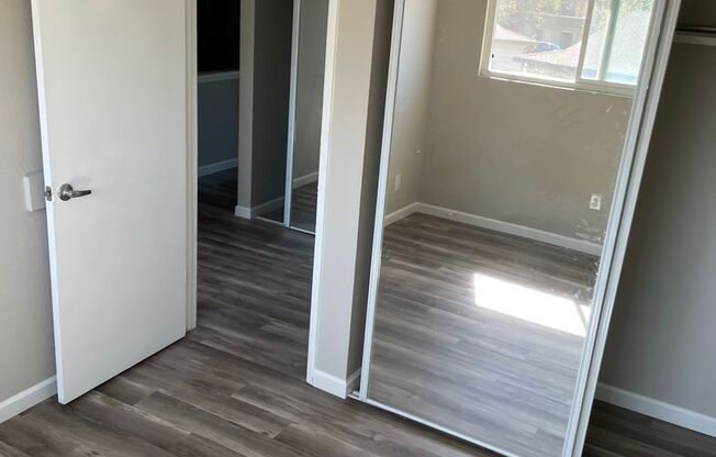 3 beds, 1 bath, 925 sqft, $2,100, Unit H-30 3/1