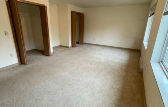 3 beds, 2 baths, 1,200 sqft, $1,400, Unit TE218X-241