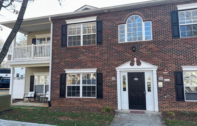 Renovated Cornelius Condo | Two Covered Balconies | Walk to Downtown & Antiquity | Lake Norman Area