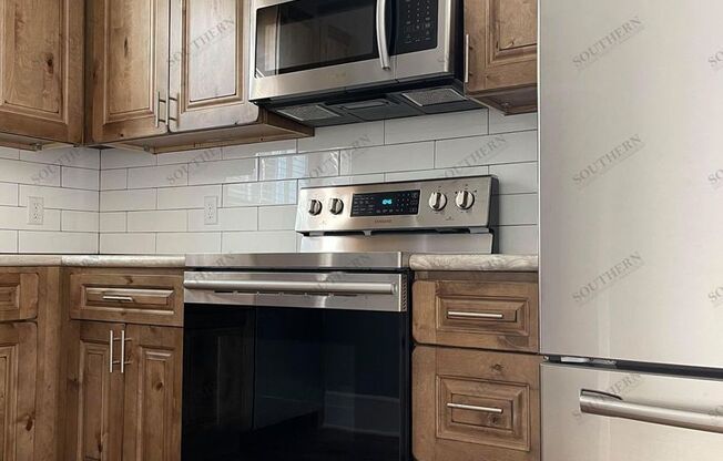 2 beds, 2 baths, 1,000 sqft, $1,300, Unit Suite 50