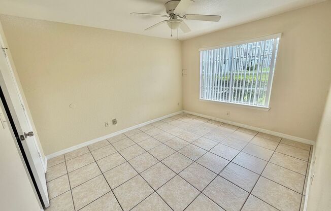 2 beds, 1 bath, $1,495, Unit r2550n3103