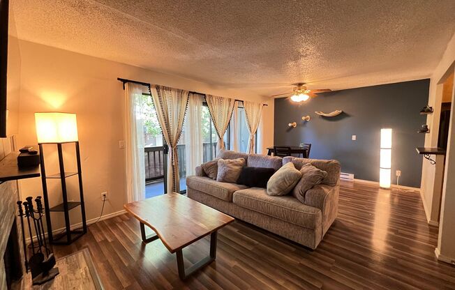 Charming 1Bd + 1Ba Condo in West Haven-Sylvan! Community Pool, Sauna, Hot Tub, Fitness Center and Laundry!!