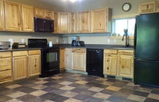 3 beds, 2 baths, $1,350, Unit 27356 Ross Lake Rd - Winter Rental