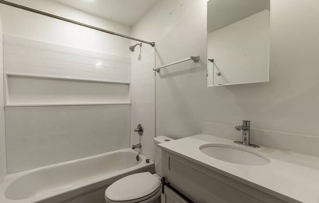 1 bed, 1 bath, $1,095, Unit 3106