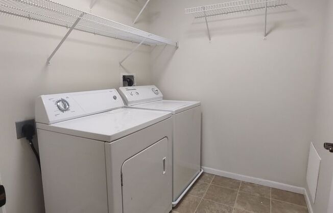 2 beds, 2 baths, $1,325, Unit B-202