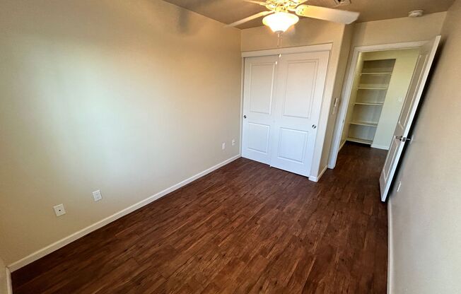 3 beds, 2.5 baths, 1,194 sqft, $1,595, Unit Unit 12