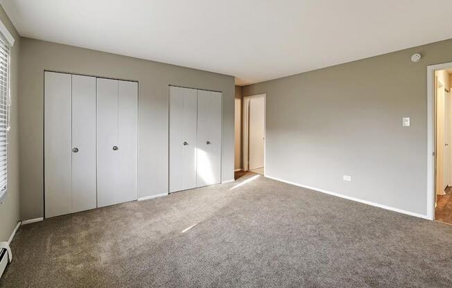 Bedroom at The Clarendon Apartment Homes, Clarendon, 60514