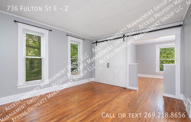 736 FULTON ST E
