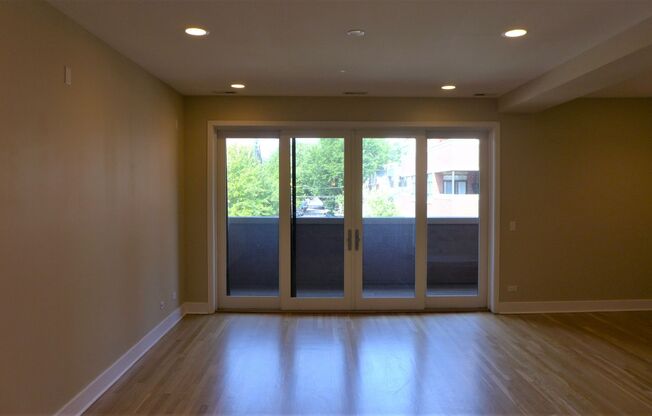 2143 N Damen