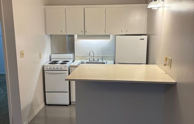 Center St. Apartments