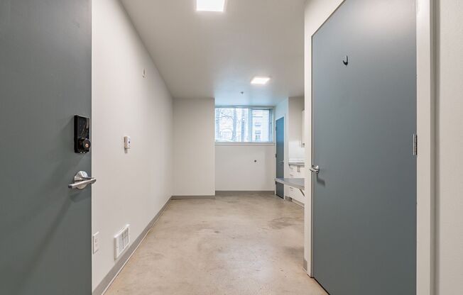 Studio, 1 bath, 154 sqft, $795, Unit 015