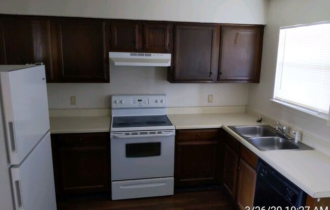 221 Vista Way, Benbrook, TX 76126