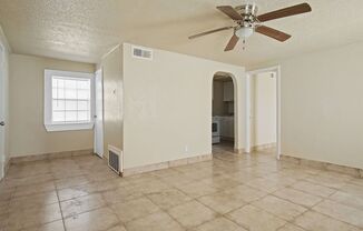 2 beds, 1 bath, $750, Unit 6DE