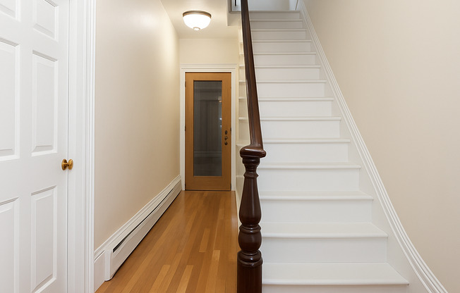 223 MAIN ST
