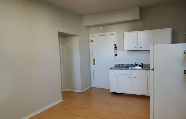 701 #6 Louise Avenue