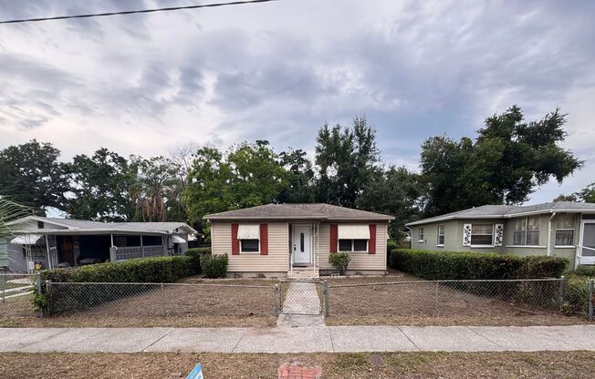Three Bedroom One Bathroom Cottage in Palmetto Park, St. Petersburg