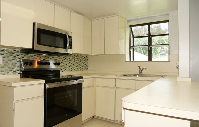 3 bedroom 2 bath, corner lot
