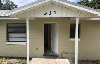 Three bedroom duplex unit Downtown Orlando near the new UCF downtown Campus.