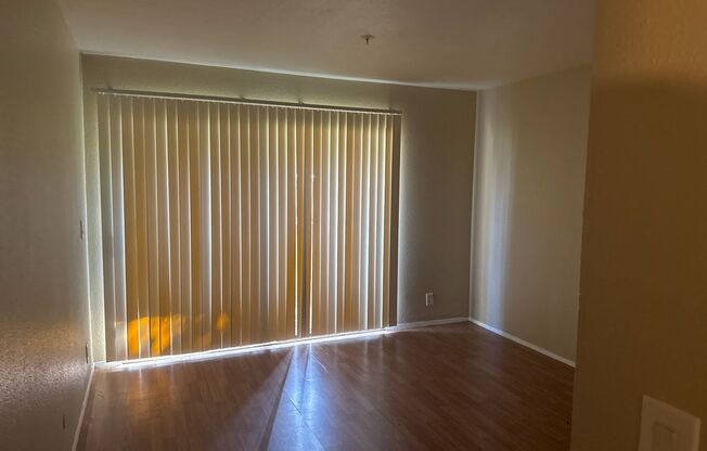 Condo 2 Bed / 2 Bath – In-Unit Laundry – Central San Diego San Diego, CA 92105