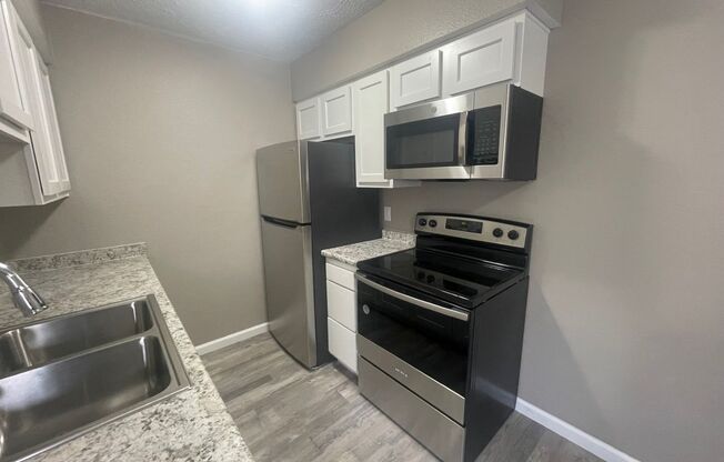 1 bed, 1 bath, 600 sqft, $774, Unit 716