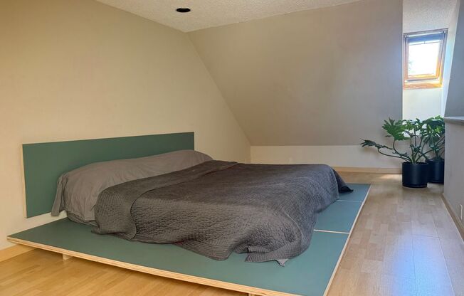 2 beds, 2 baths, $2,499