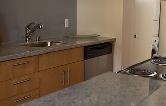 1 bed, 1 bath, 700 sqft, $1,695, Unit 21