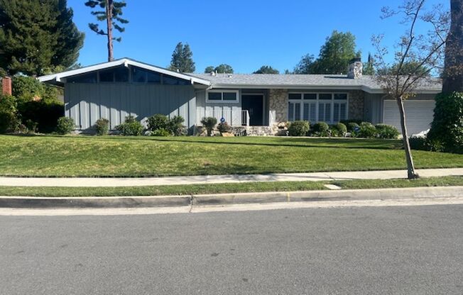 Beautiful One Level, 3 Bedroom, 3 Bathroom Tarzana Pool Home for Lease!