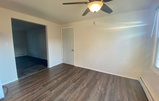 2 beds, 1 bath, 1,008 sqft, $1,095, Unit 2068