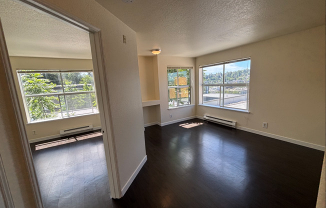 3425 14 AVE W