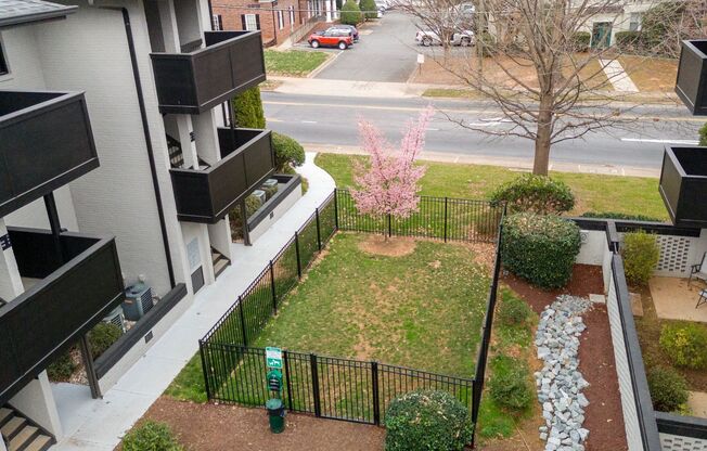 2 beds, 2 baths, 850 sqft, $2,045, Unit 209