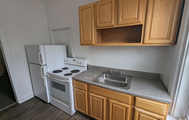 1 bed, 1 bath, 600 sqft, $850, Unit 2nd Fl.