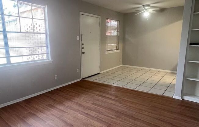 2 beds, 1 bath, 750 sqft, $1,000, Unit K708 - 307 - 109