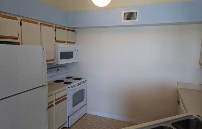 2 beds, 2 baths, $1,695, Unit #FF-204