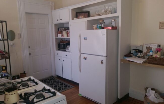 Spacious 1BR Apartment – Steps from Yale & Downtown!