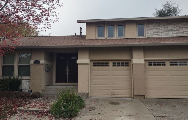 1617 Oakview Dr - Roseville 95661