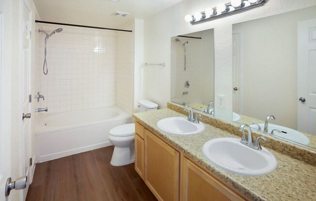 3 beds, 2 baths, $1,595, Unit Building #11