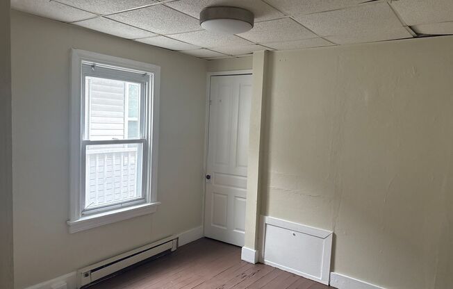 3 beds, 1 bath, $1,595