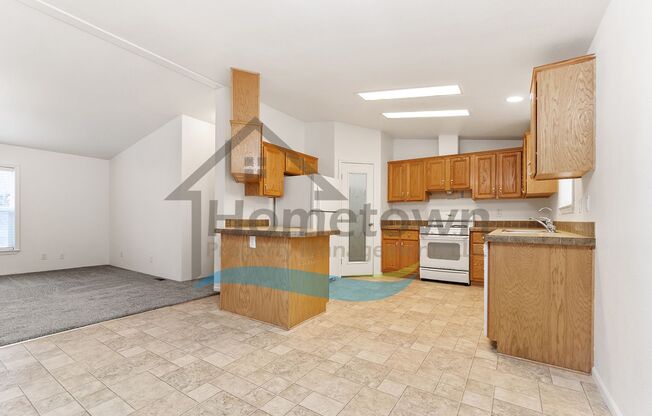 3 beds, 2 baths, $1,550, Unit Space 44